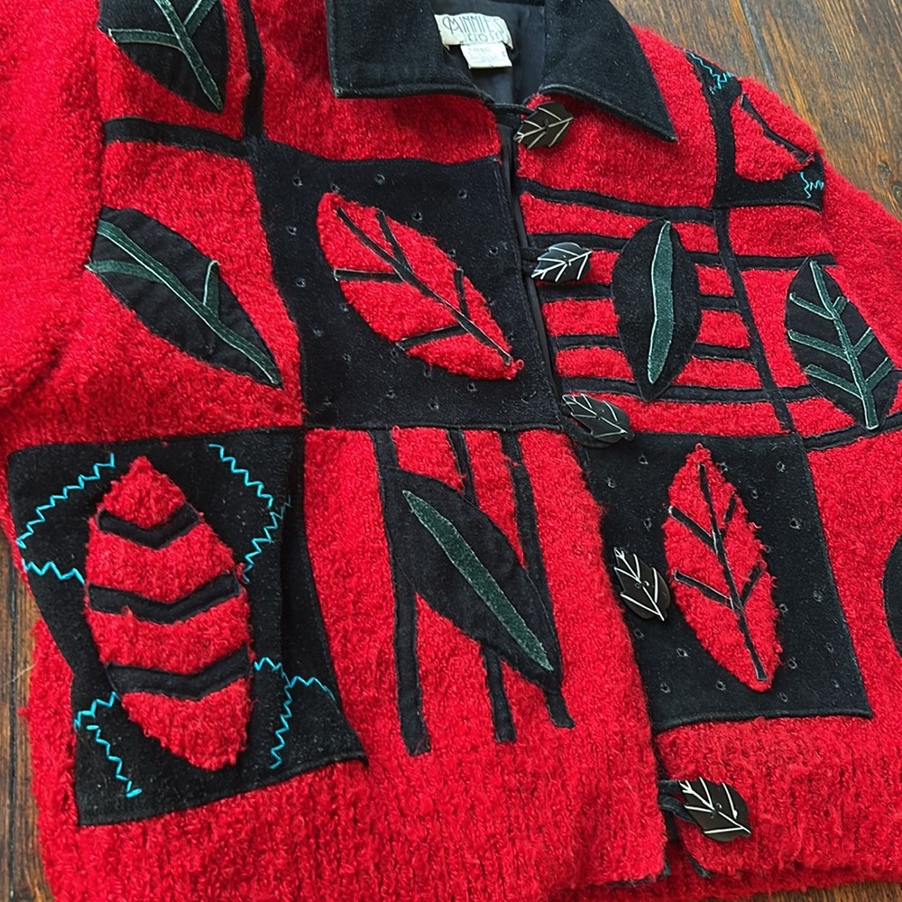 Vintage 1980s Leaf Pattern acrylic and suede leather cardigan by Minnie’s Closet - Picture 6 of 10